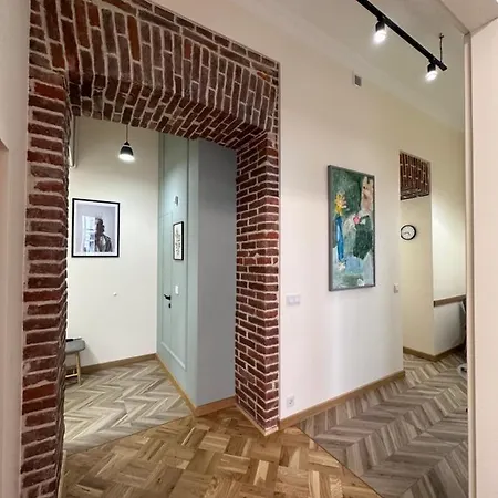 Apartment Leoclassic With Balcony In Center Lemberg