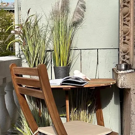 Leoclassic With Balcony In Center *