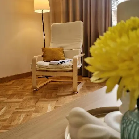Apartament Leoclassic With Balcony In Center Lwów