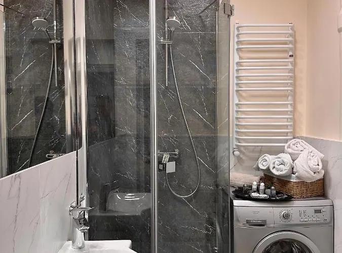 Апартаменты Leoclassic With Balcony In Center