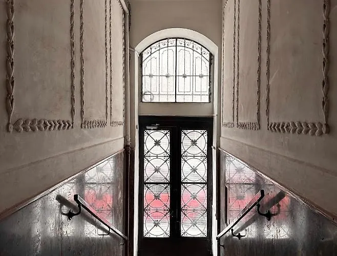 Leoclassic With Balcony In Center Львов