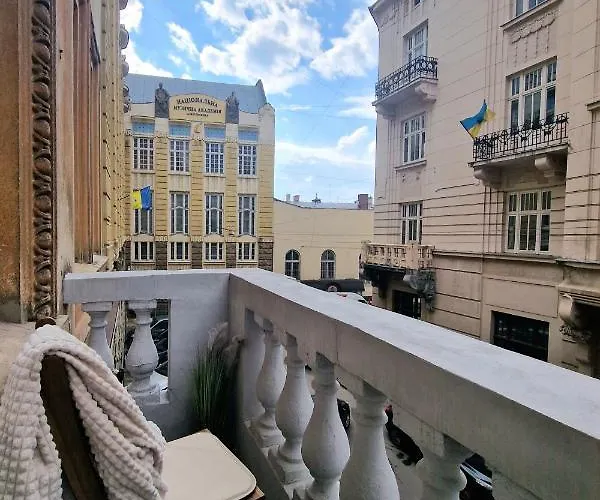 Апартаменты Leoclassic With Balcony In Center *