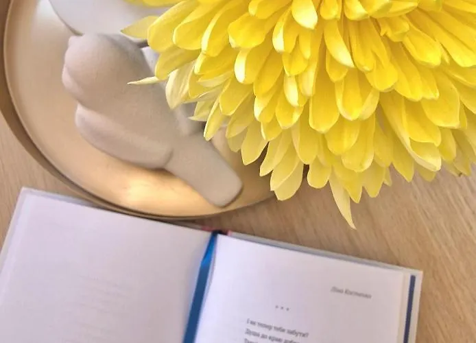 Leoclassic With Balcony In Center Апартаменты *