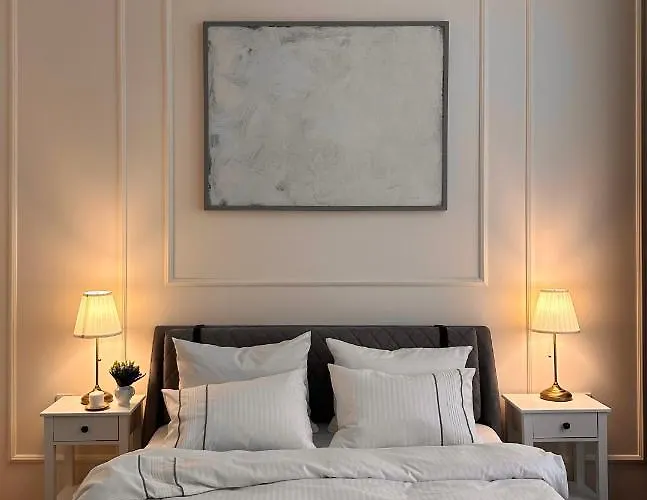 Leoclassic With Balcony In Center * Львов